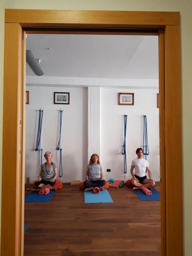 eyalshifroni2018_yogastudiobari_0294