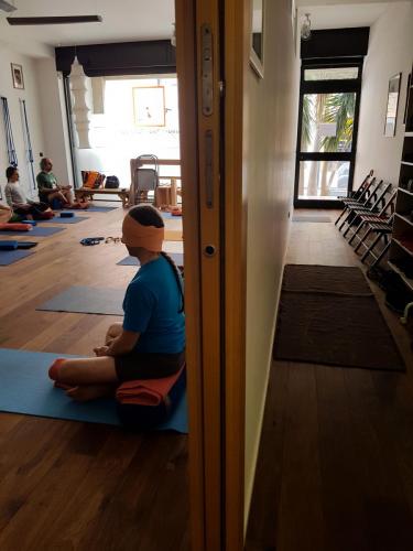 eyalshifroni2018_yogastudiobari_0295