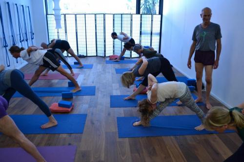 eyalshifroni_2017_yogastudiobari_0125